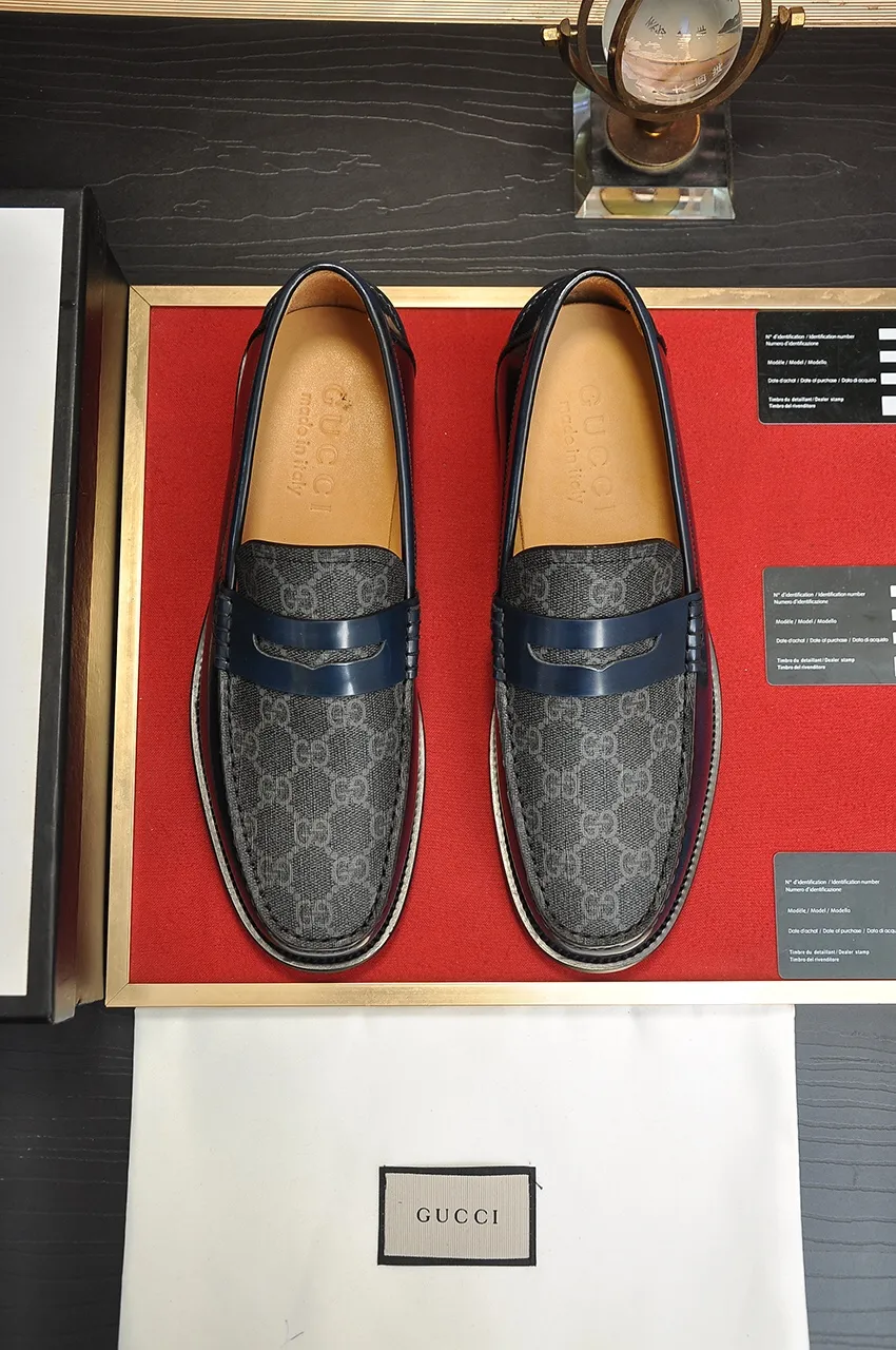 Men's shoes💰560💶Italy's top luxury men's shoe giant (GUCCI) (Gucci) (full cowhide lining) new arrival🍃Original European style🔰 Pleasant to the eye😍In order to make the shoes more durable and non-deformable🌀The production continues to follow traditional methods but there is still no lack of innovation💪Choose original sheepskin for the leather♻️ Smooth and natural And extra bright ⭐Made of imported cowhide, the first choice of rich people 38-45 (45 customized)